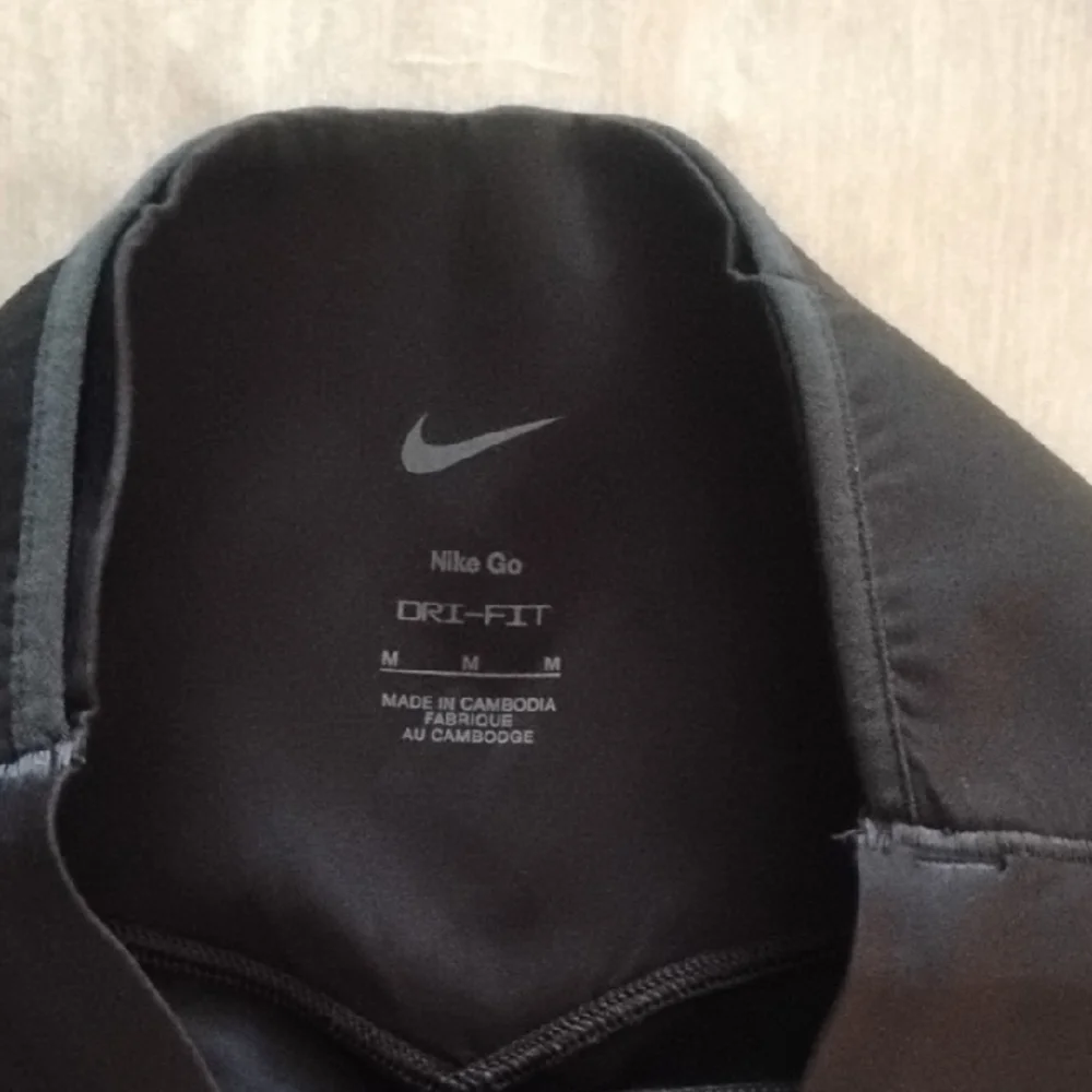 Nike Black High-Rise Compression Bike Shorts with Side Pockets - Picture 3 of 7